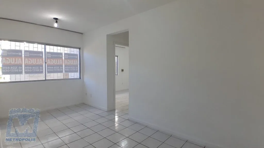 2-bedroom apartment with a closed kitchen and gas stove — photo 3