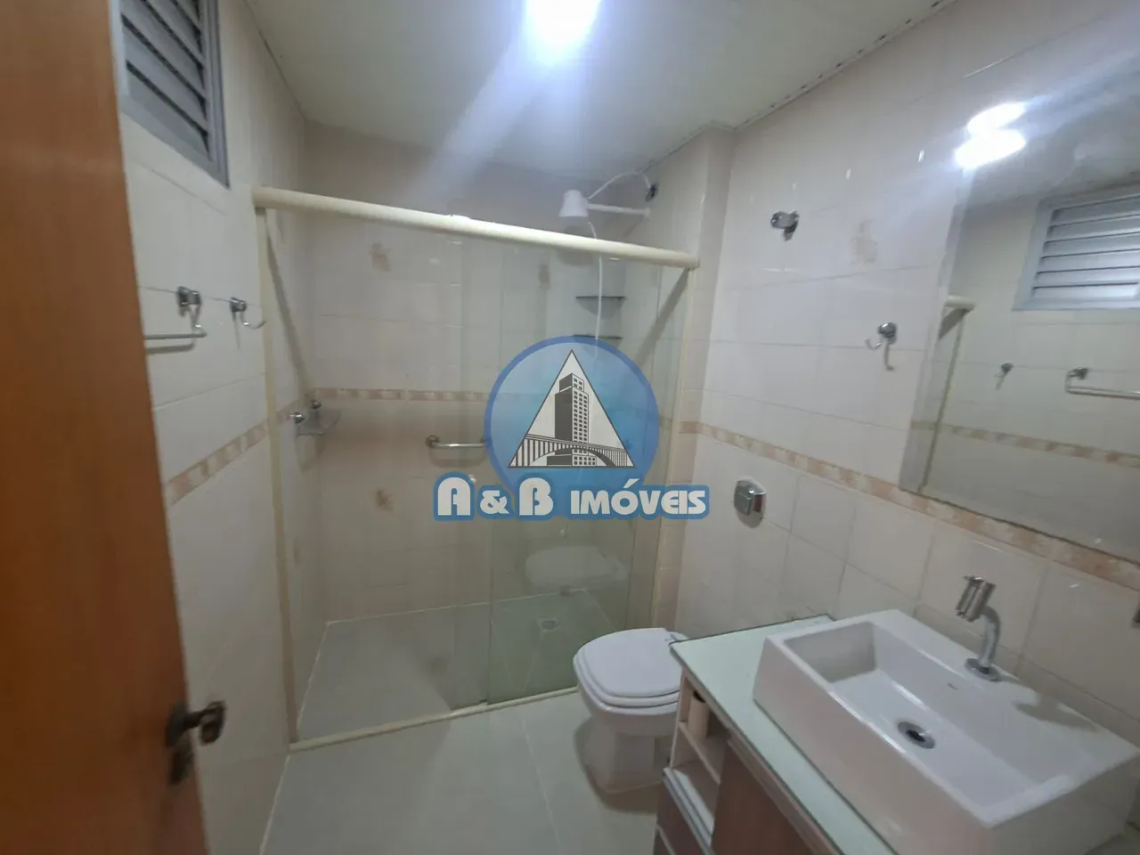 Apartamento com piso de madeira ou laminado, Hauer — photo 4