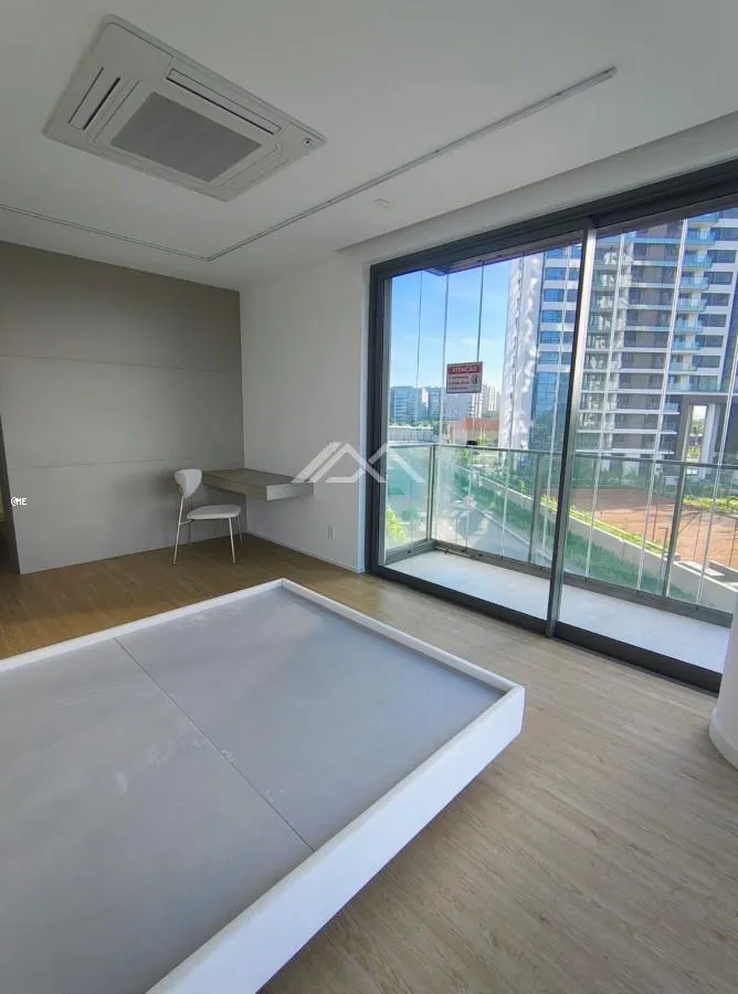 4-bedroom unfurnished apartment with glassed balcony — photo 31