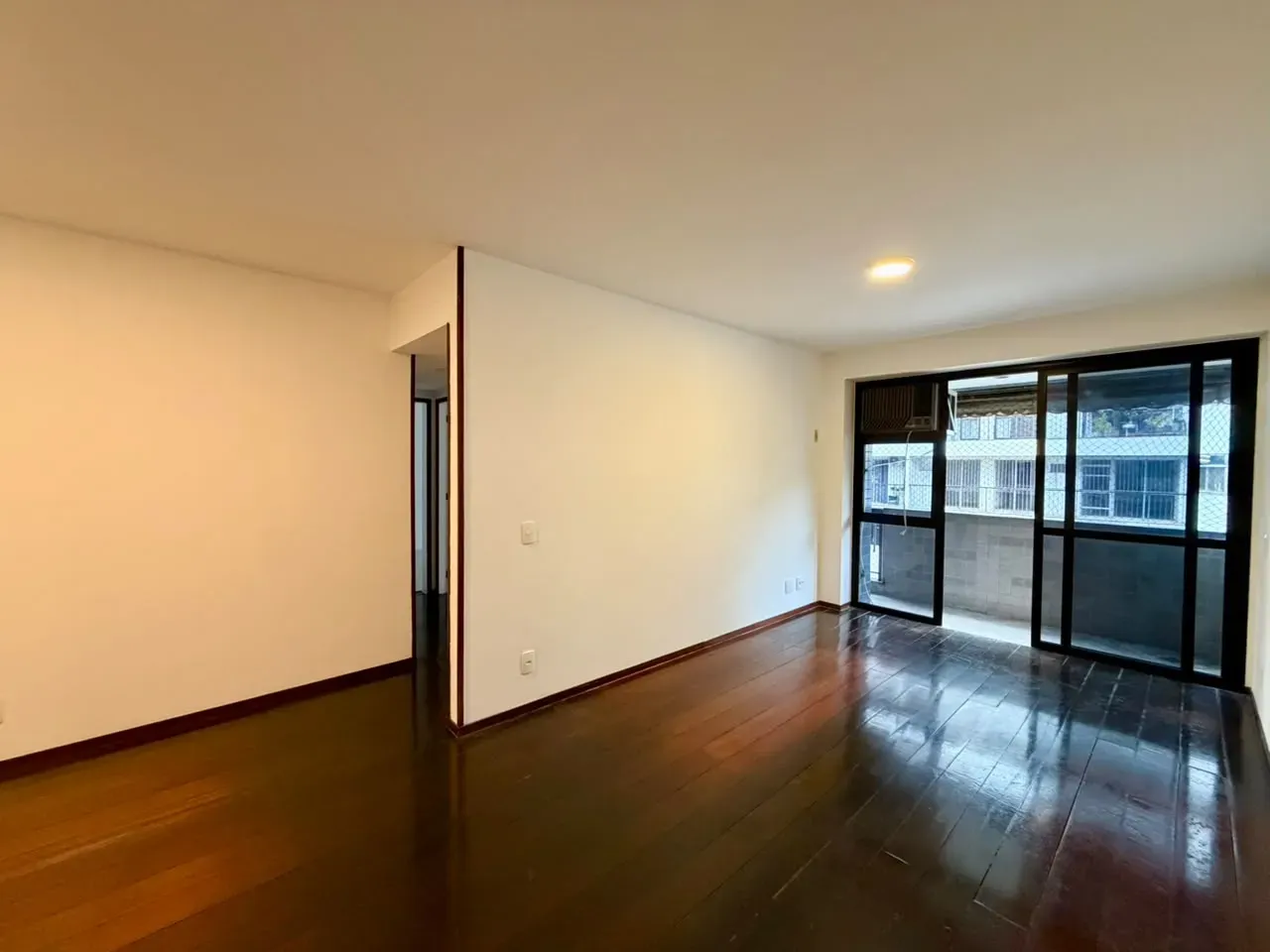Apartamento, 100 m², com closet — photo 3