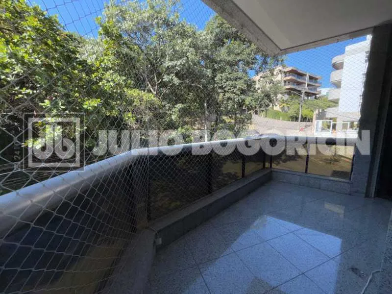 Apartamento sem mobília com 4 quartos e 5 banheiros — photo 13
