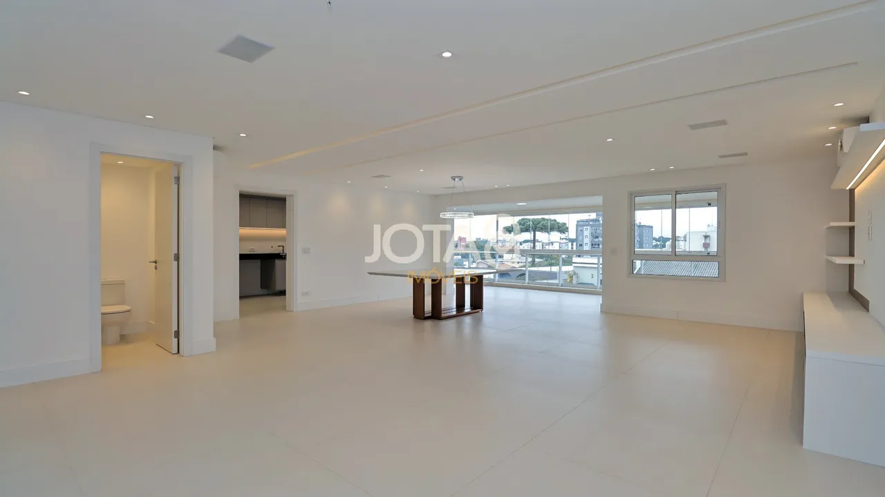 Apartment with 3 en-suite bedrooms 266 m² and parking — photo 3
