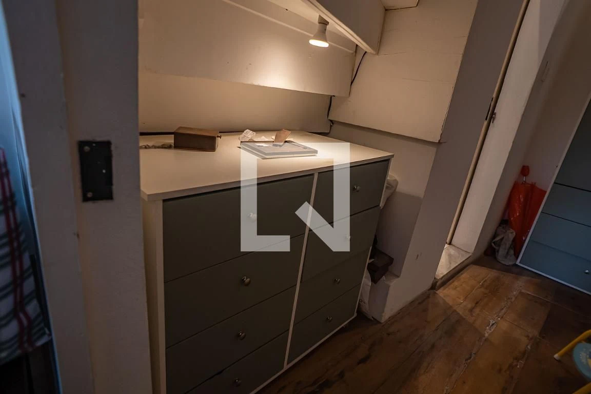 Furnished house, 300 m², with floor-to-ceiling windows — photo 104