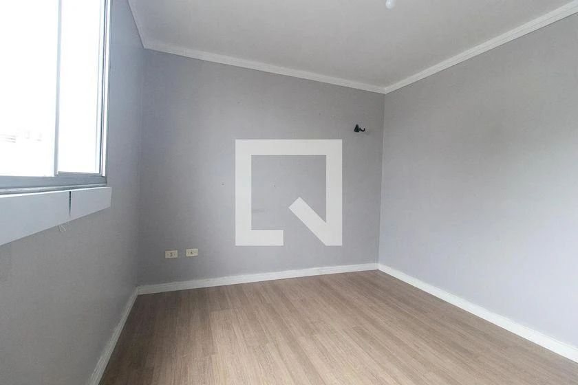 47 m² apartment with a walk-in closet and a home office — photo 6