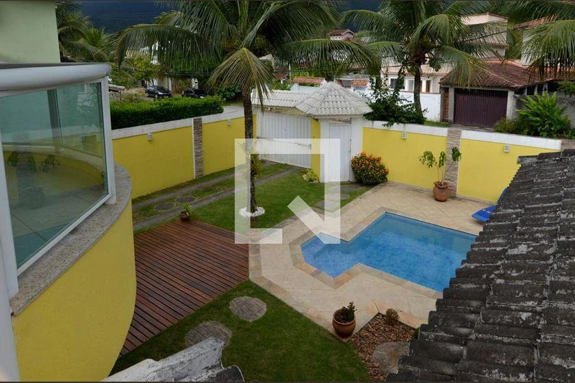 380 m² house with 4 bedrooms and air conditioning — photo 18
