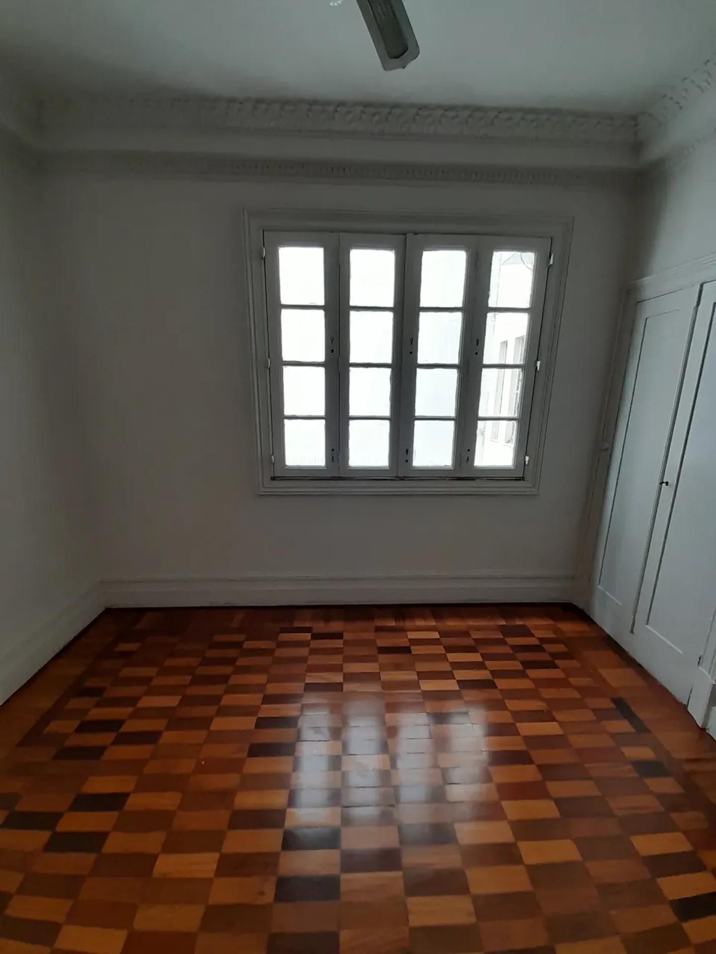 Apartment on the 9th floor with a glass-enclosed balcony — photo 24