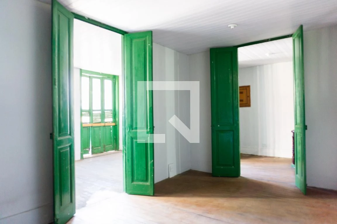 Rental house with 5 bedrooms and a closed kitchen room — photo 13