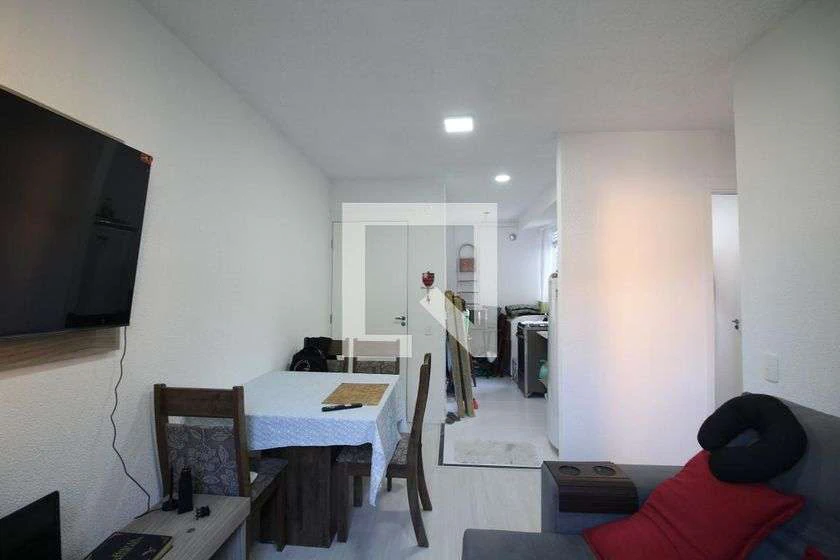 Apartamento de 2 quartos com 1 banheiro e cozinha separada — photo 17