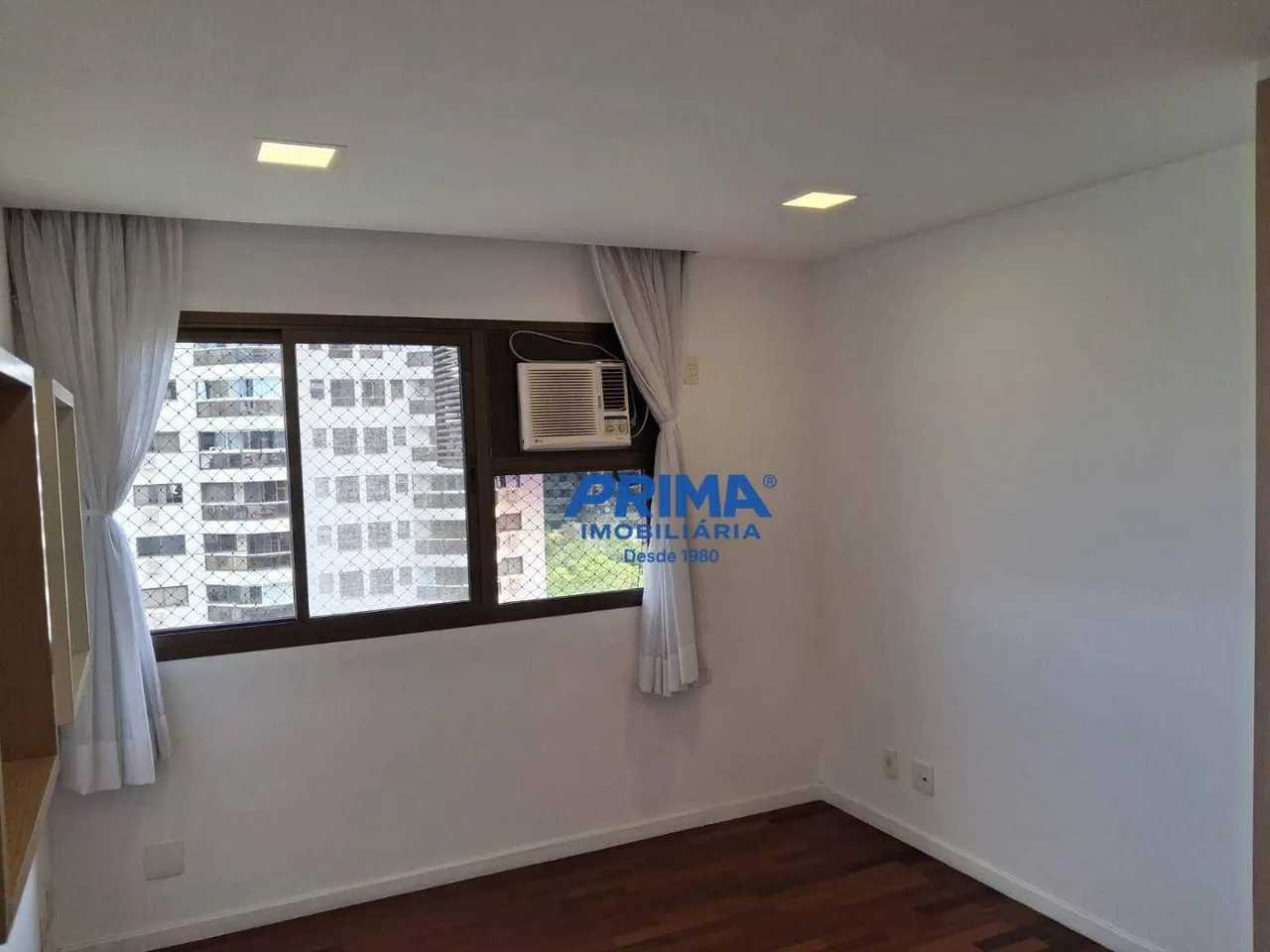 4-bedroom apartment with 4 bathrooms and 180 m² — photo 4