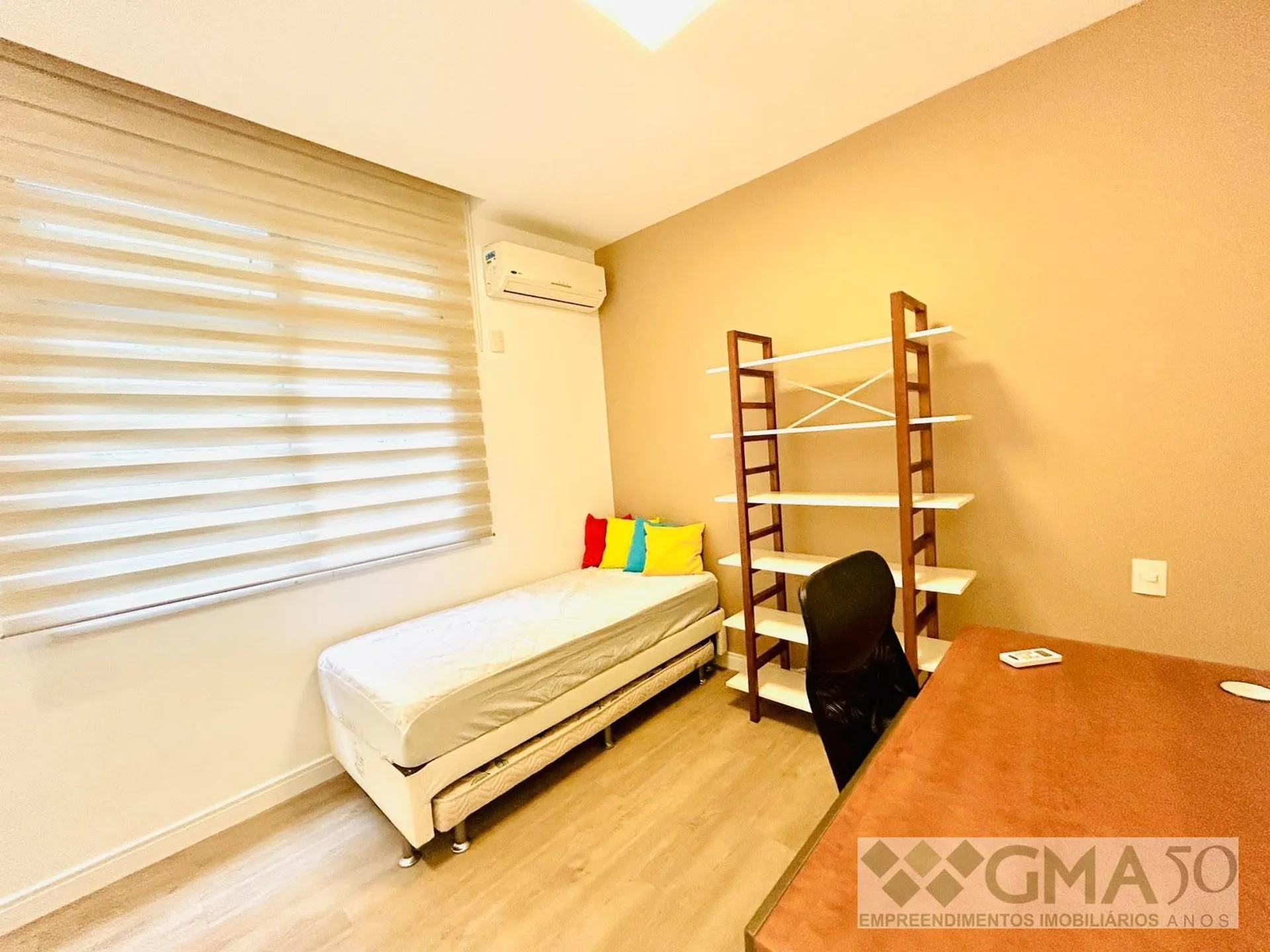 Furnished 110 m² apartment with 3 bedrooms and 1 parking spot — photo 23