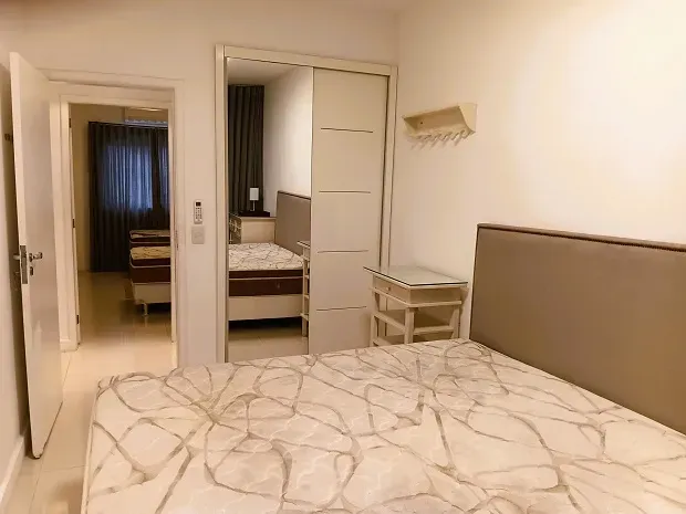 Furnished apartment with open-plan kitchen and 3 bedrooms — photo 24