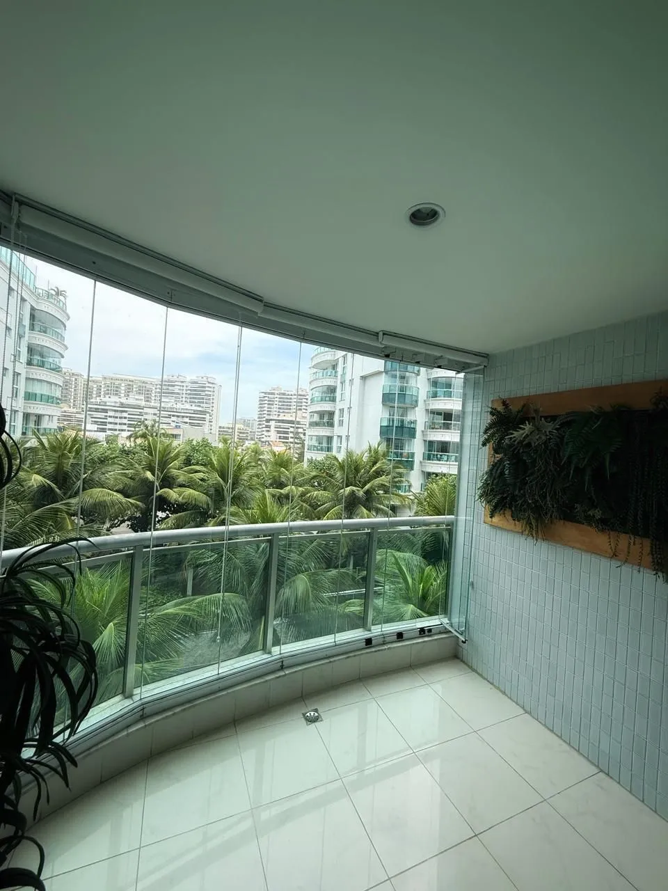 Furnished apartment with 4 bedrooms and 5 bathrooms — photo 12