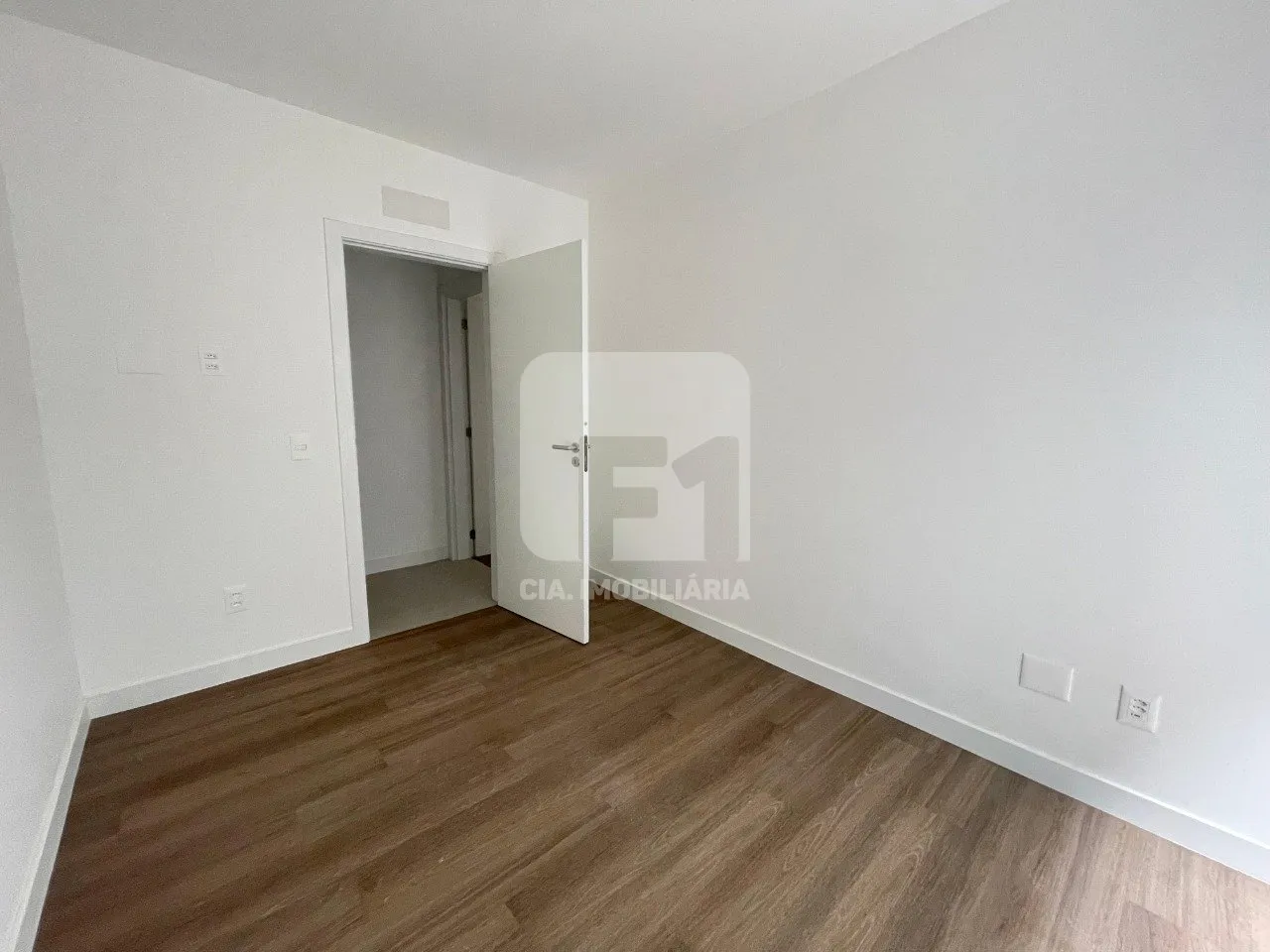 2-bedroom apartment with 2 parking spaces and balcony BBQ — photo 8