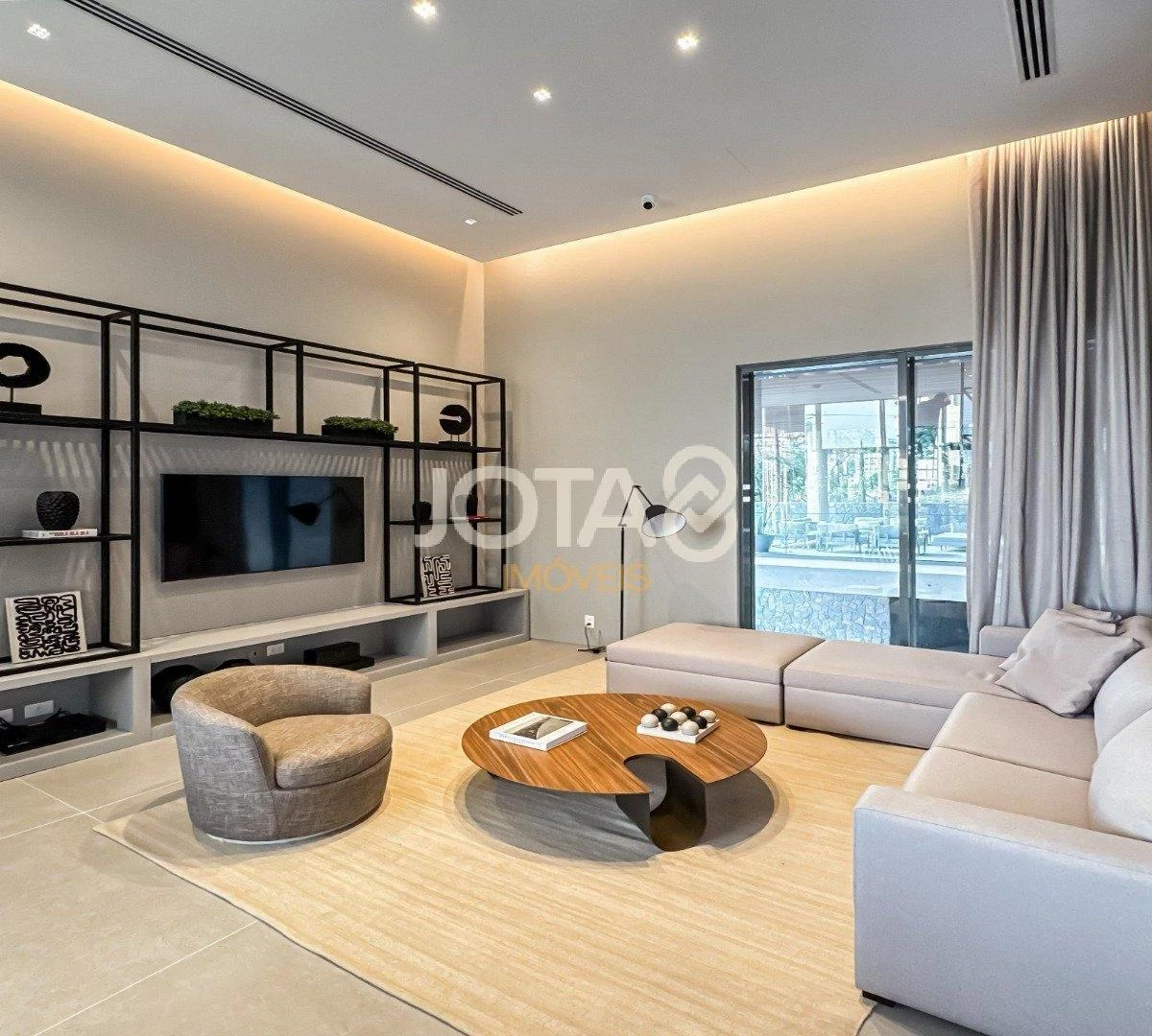 Furnished 195 m² apartment with 2 en-suite bedrooms — photo 22