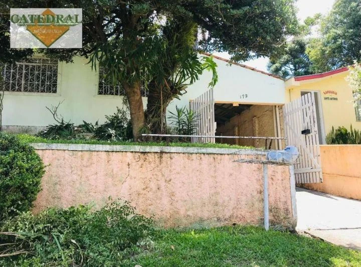 House with 3 bedrooms and wood floors — photo 3