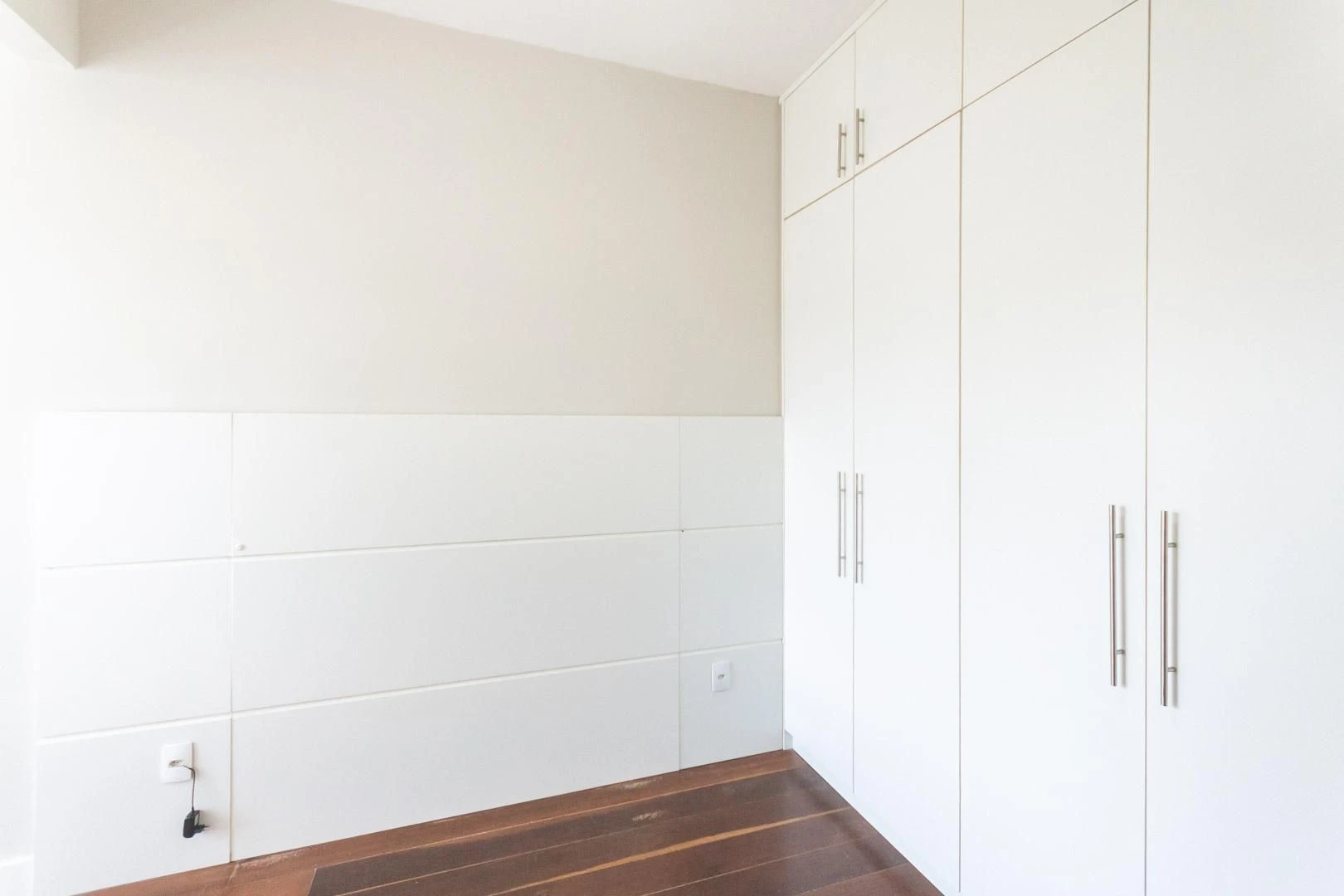 Wood or laminate floors in a 2-bedroom apartment, 64 m² — photo 30