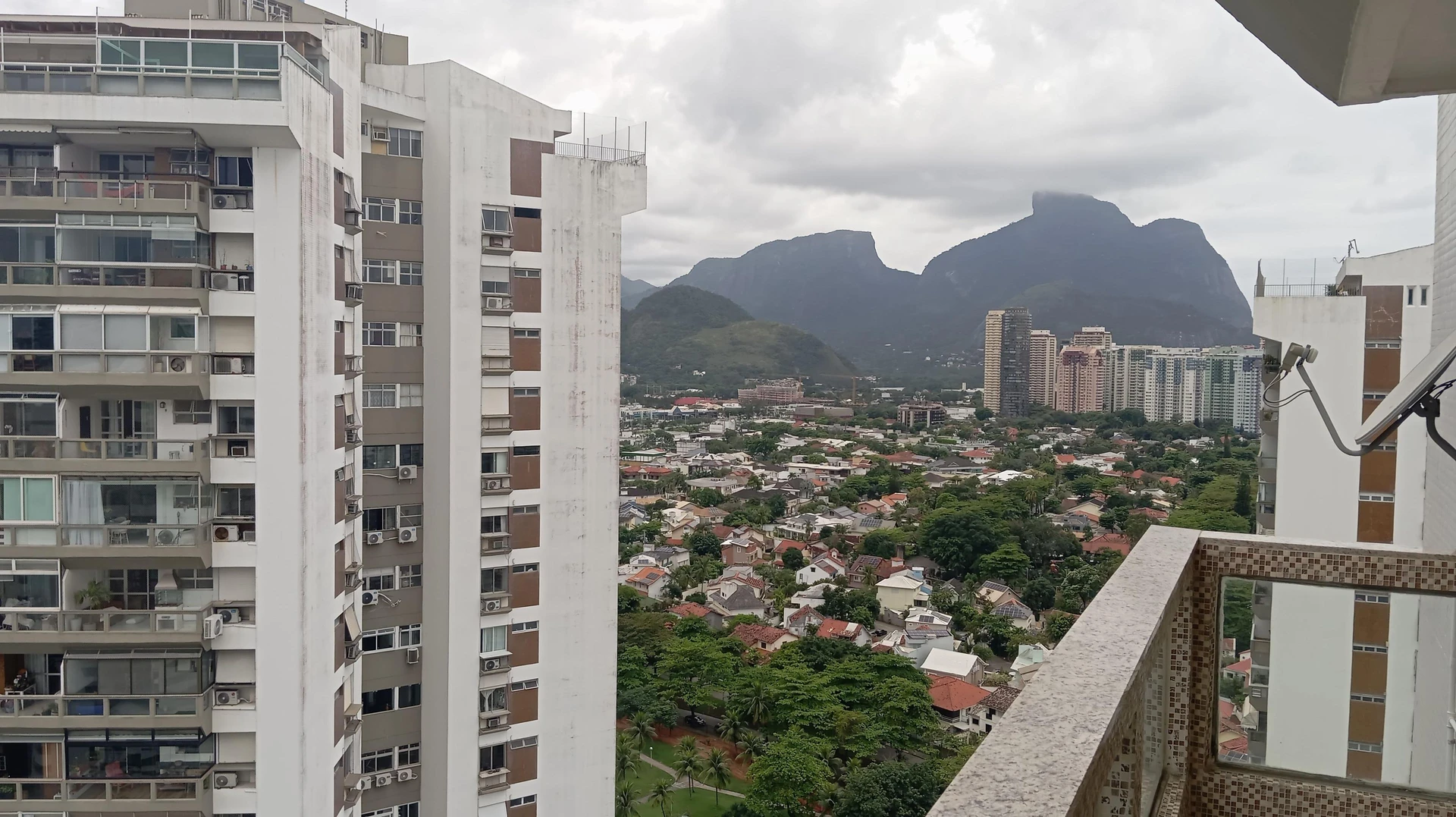 3-bedroom apartment with a jacuzzi in Rio de Janeiro — photo 17