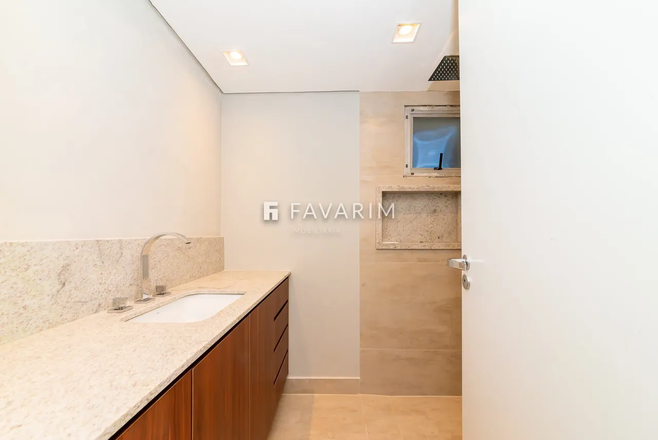 2-bedroom apartment with balcony and laundry area — photo 9