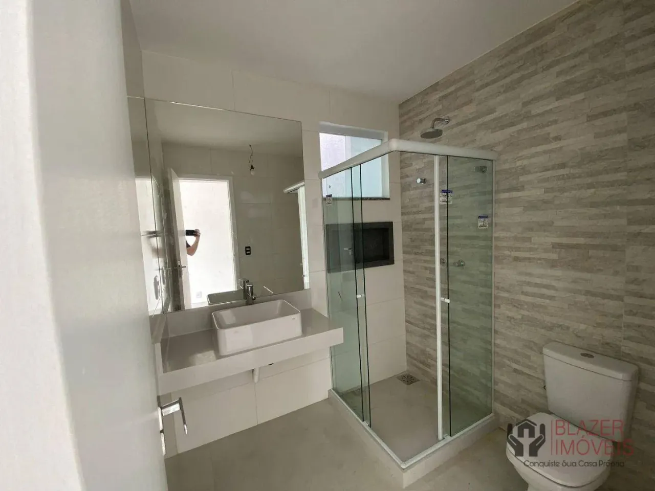 Casa com 4 dormitórios e 220 m² com varanda e churrasqueira — photo 19