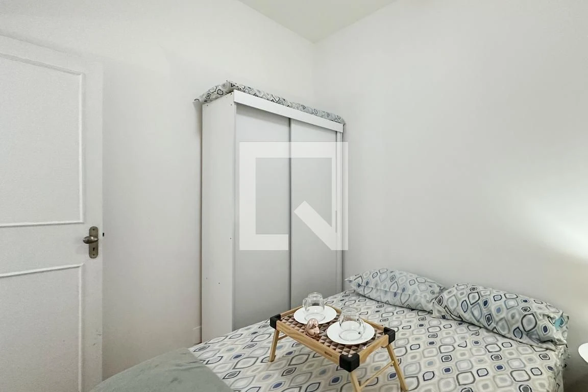 1 quarto e piso de madeira ou laminado: apartamento de 45 m² — photo 4