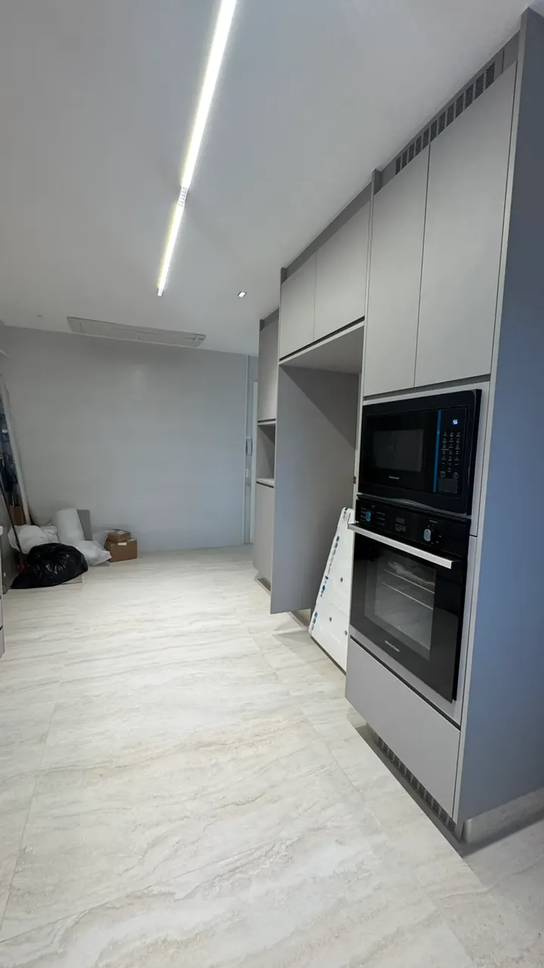 Apartment with 4 bedrooms, 5 bathrooms and enclosed balcony — photo 21