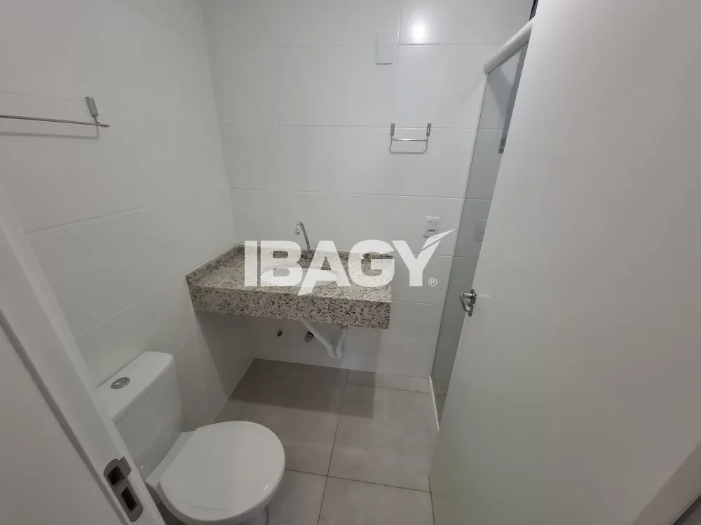 90 m² apartment with 2 bedrooms and a balcony — photo 22