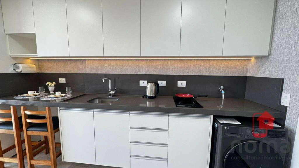 Furnished 1-bedroom apartment with private BBQ — photo 2