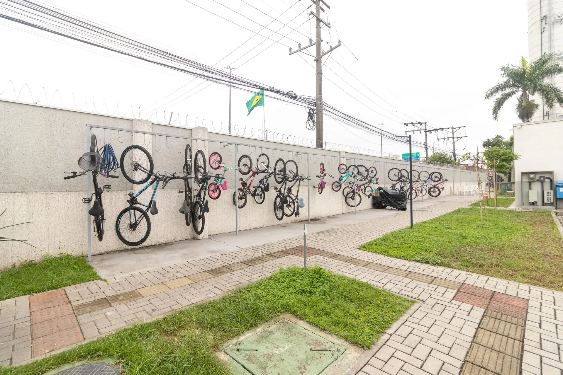 Apartamento com 2 quartos e piscina no condomínio — photo 34