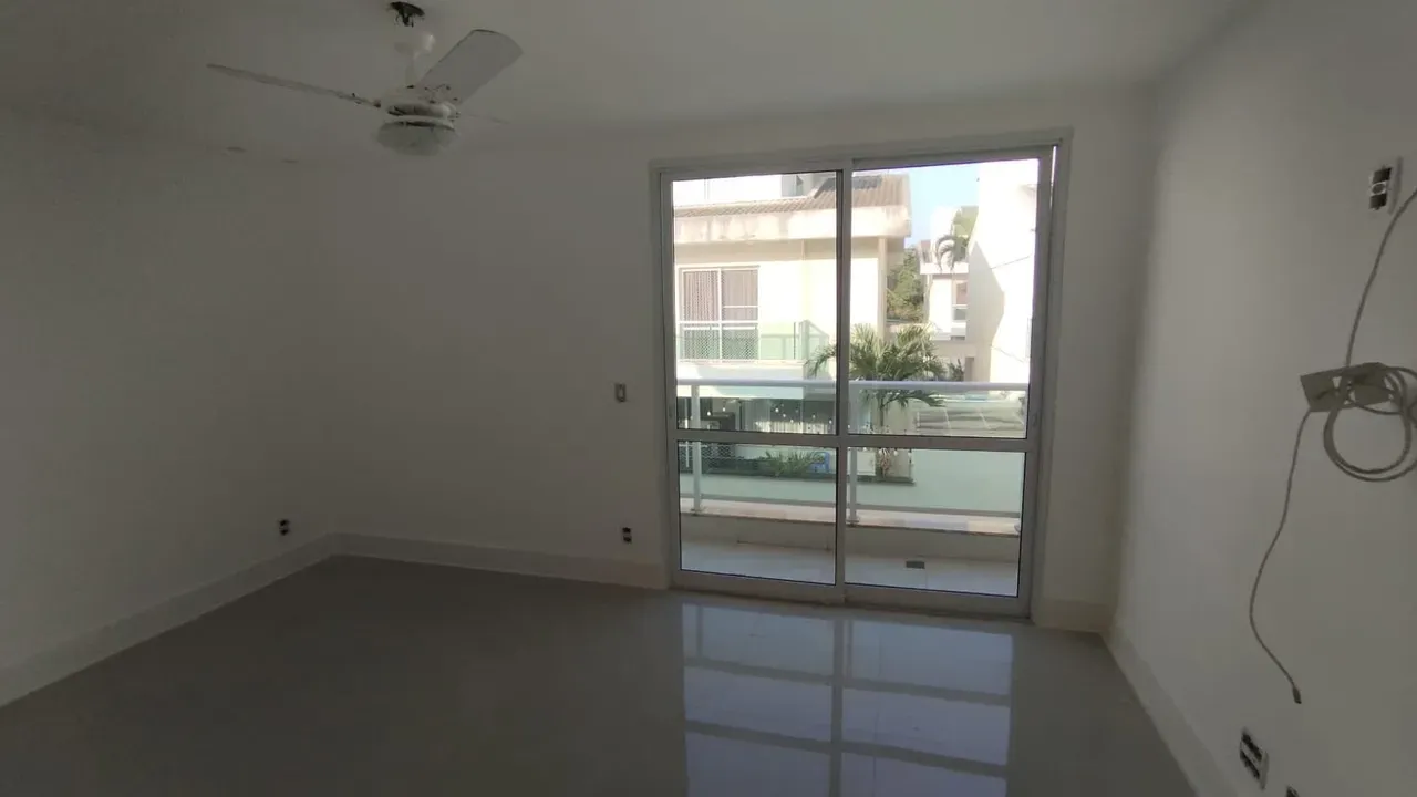 House with 5 bedrooms and 5 bathrooms and balcony grill — photo 29