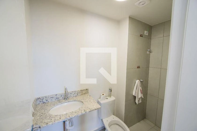 2-bedroom apartment in a building with a gym — photo 37