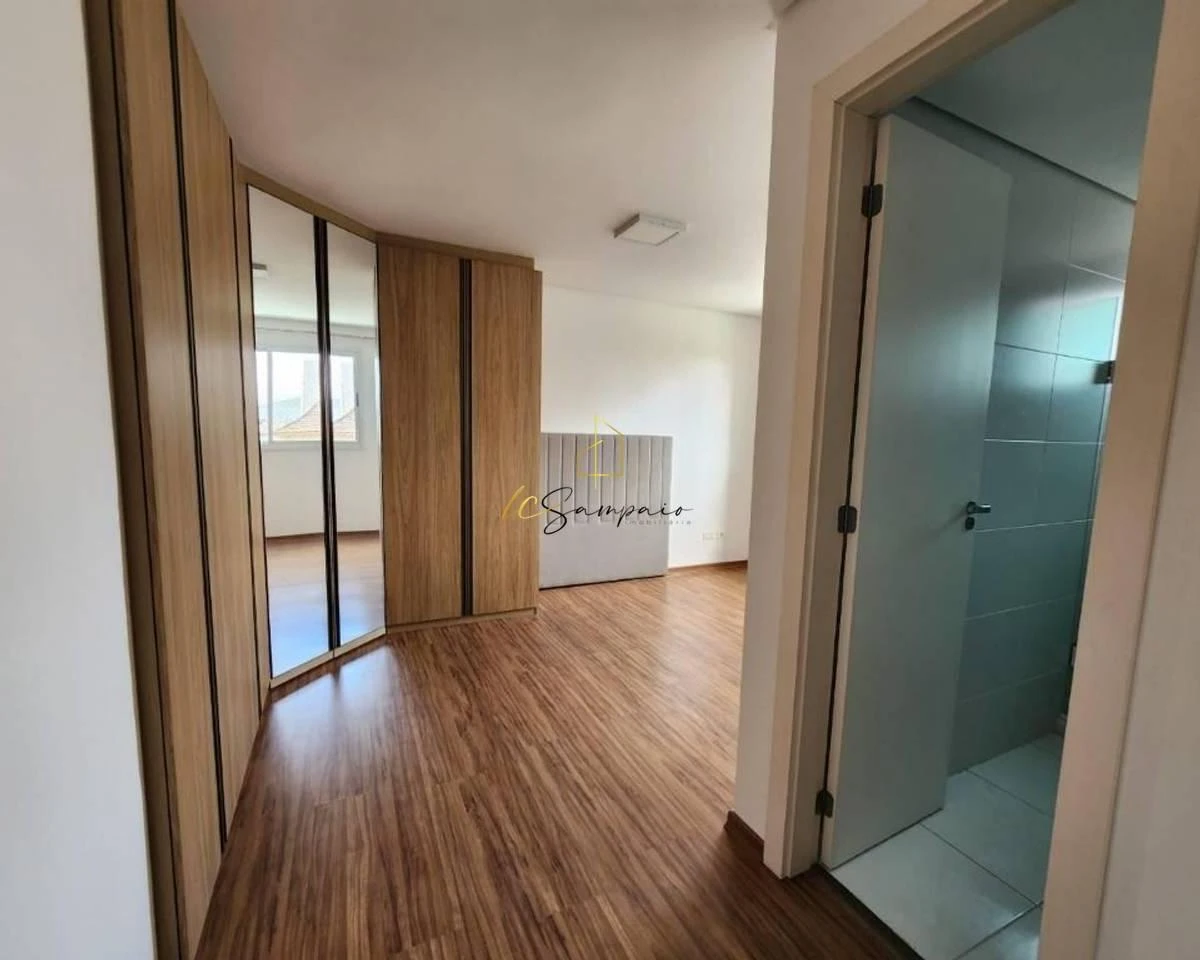 2-bedroom apartment with a glass-enclosed balcony — photo 7