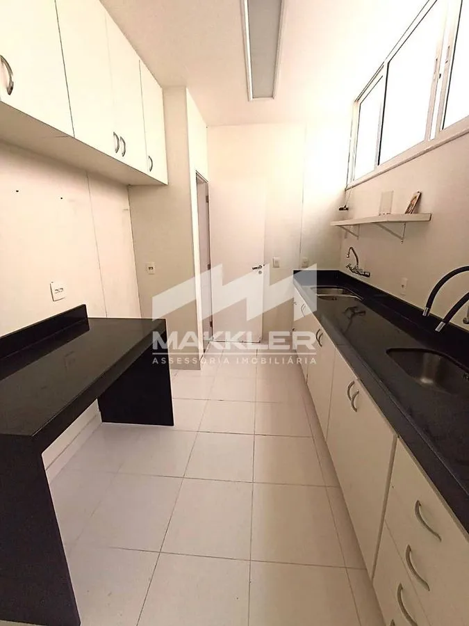 Apartment with 4 bedrooms and 4 bathrooms — photo 42