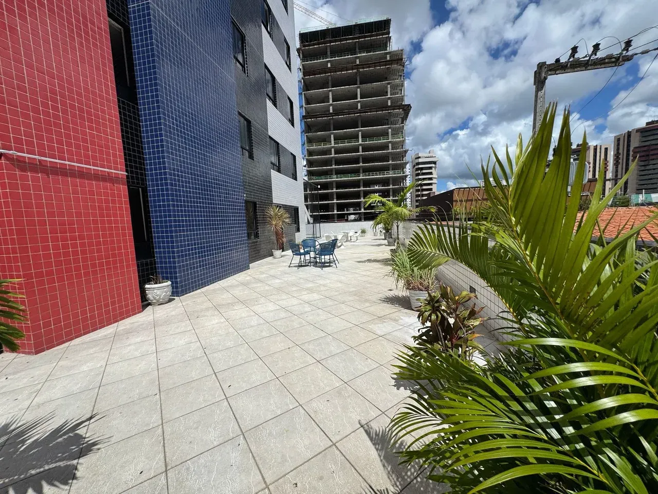 Apartamento com 2 quartos, varanda e 2 banheiros no 10º — photo 3