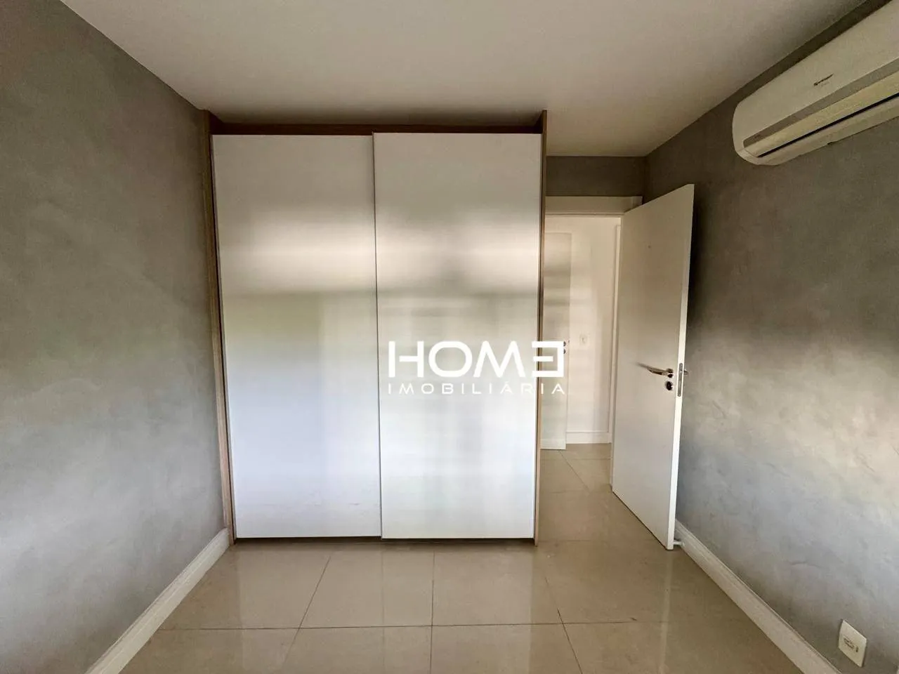 Home office in a 3-bedroom apartment, 155 m² — photo 48