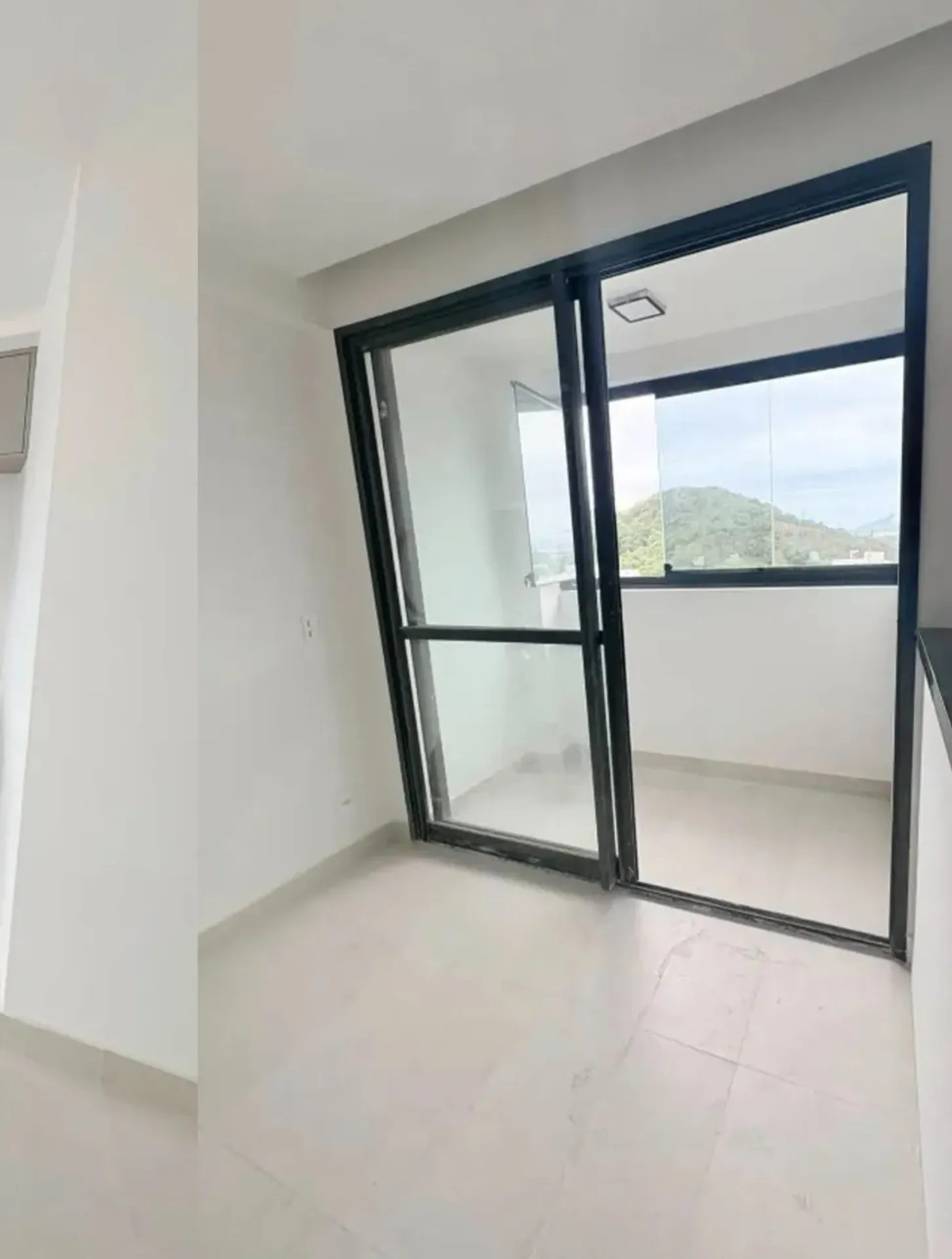 3-bedroom apartment with integrated kitchen and balcony — photo 4
