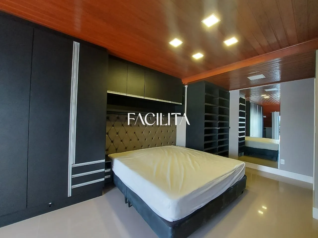 Меблированный дуплекс-пентхаус с 4 спальнями и 245 м² — photo 29