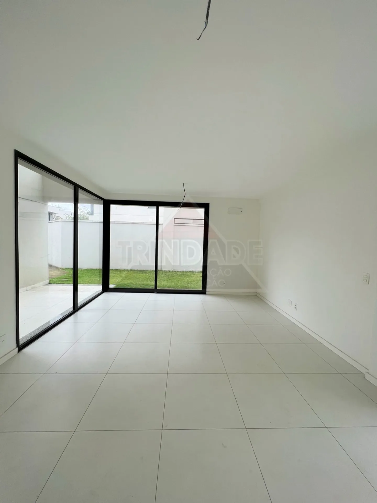 House with 3 en-suite rooms, 4 parking spots, 366 m²