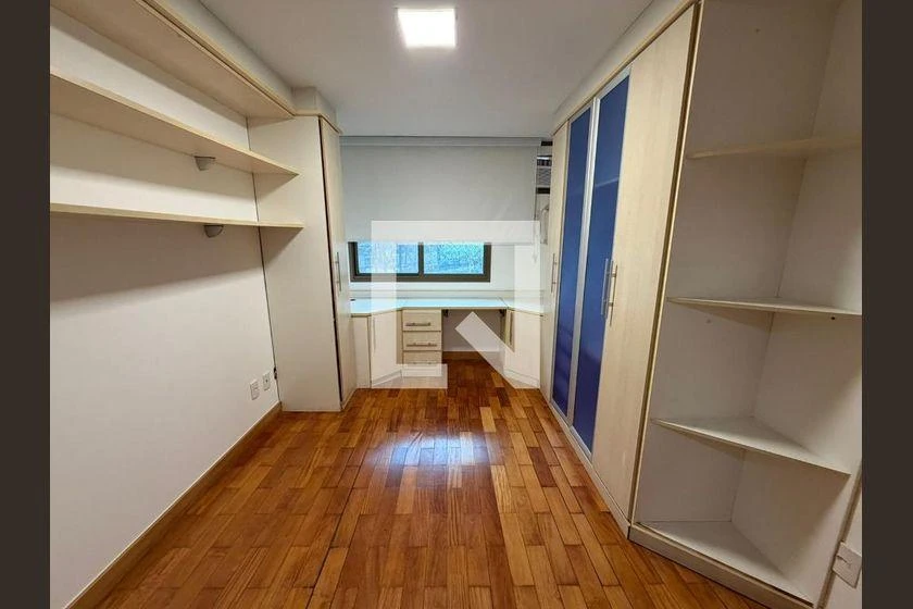 166 m² apartment with 4 en-suite bedrooms and enclosed balcony — photo 18