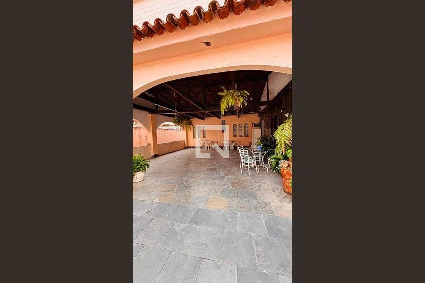 608 m² house with 7 bedrooms and 3 en-suites — photo 22