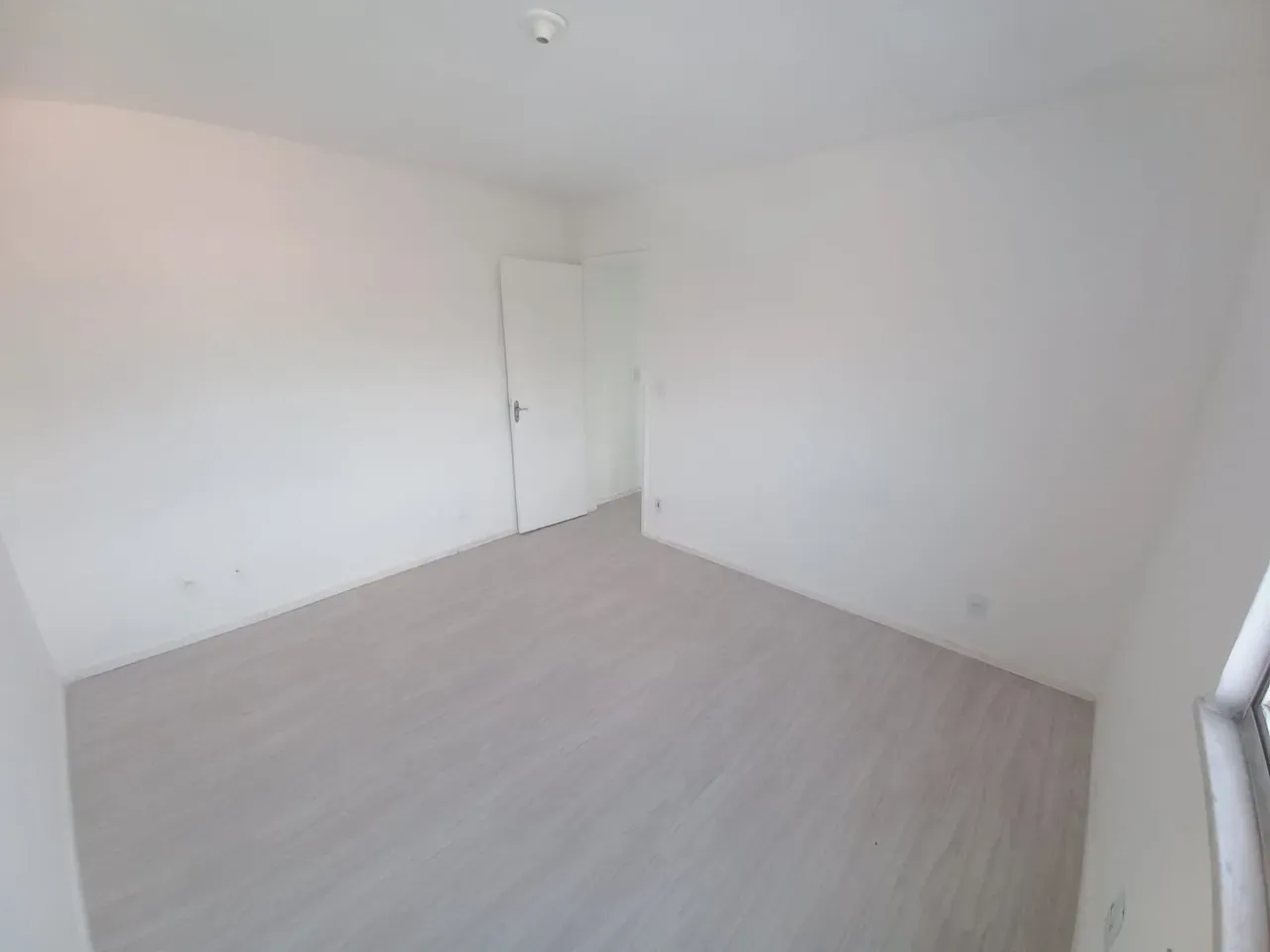 2-bedroom apartment with laundry area and 1 parking spot — photo 14