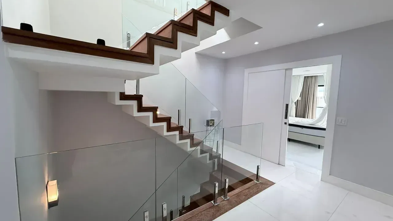Furnished house with 5 bedrooms and 5 bathrooms, 400 m² — photo 9