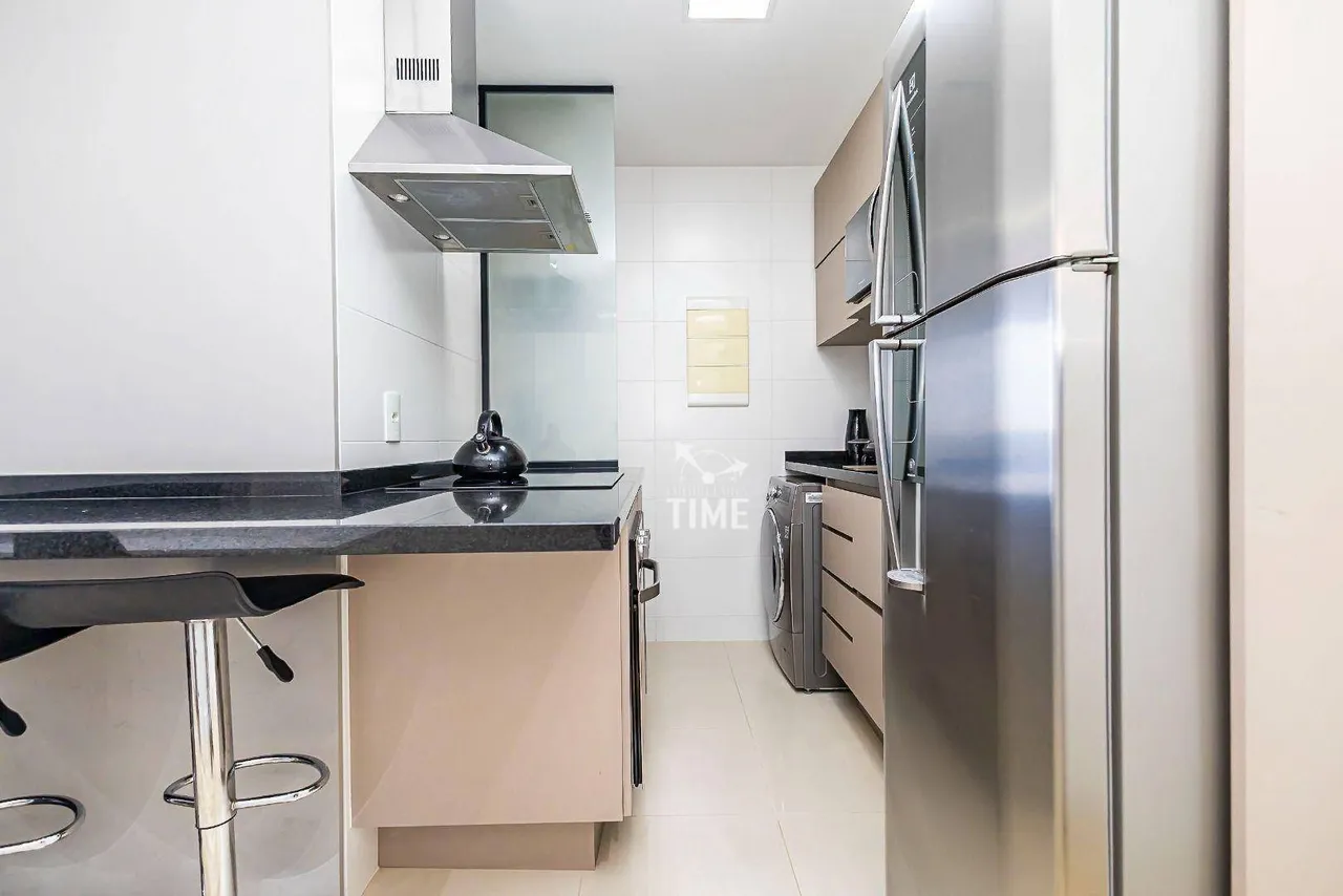 Furnished 1-bedroom apartment with 50 m² and parking — photo 2