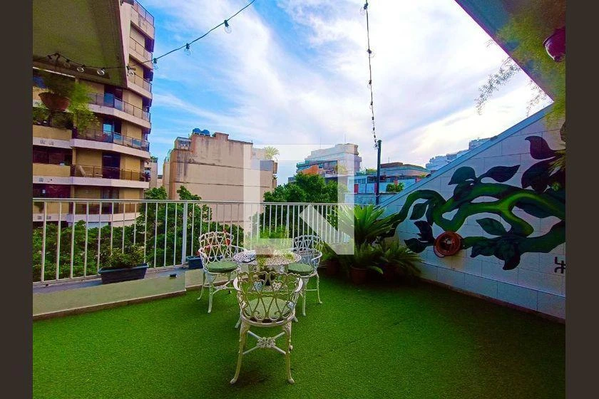127 m² apartment with 3 en-suite bedrooms and balcony — photo 7