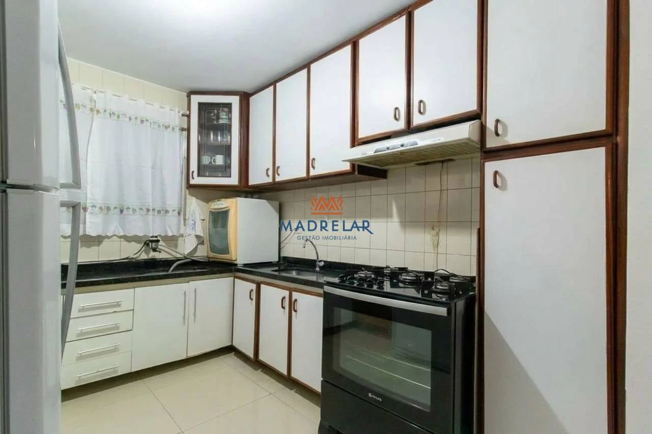 4-bedroom house with a washing machine in Curitiba — photo 2