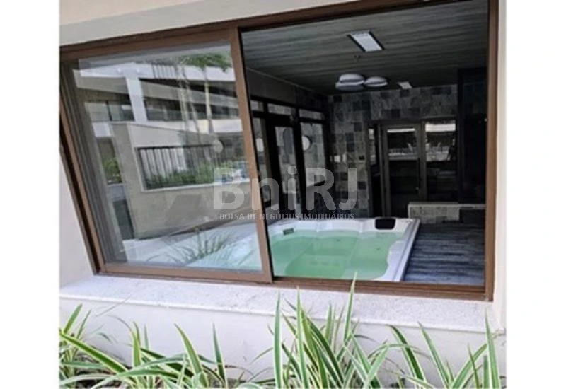 147 m² penthouse with 3 bedrooms and 2 parking spaces — photo 4