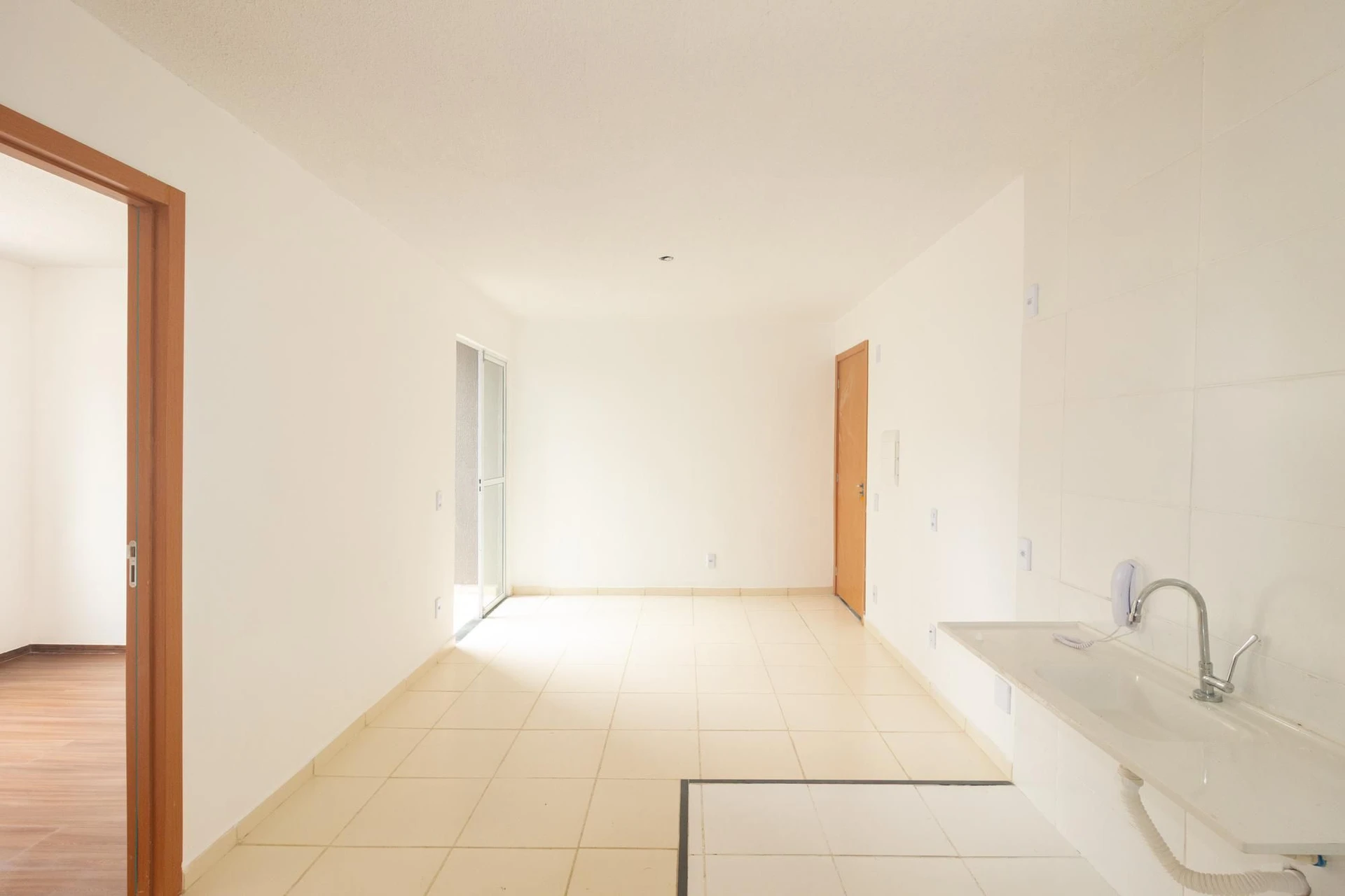 Furnished apartment, 48 m², with a grill on the balcony — photo 31