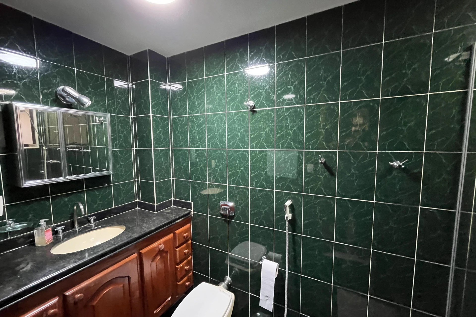 Будинок із 3 спальнями та дерев'яною підлогою або ламінатом — photo 22