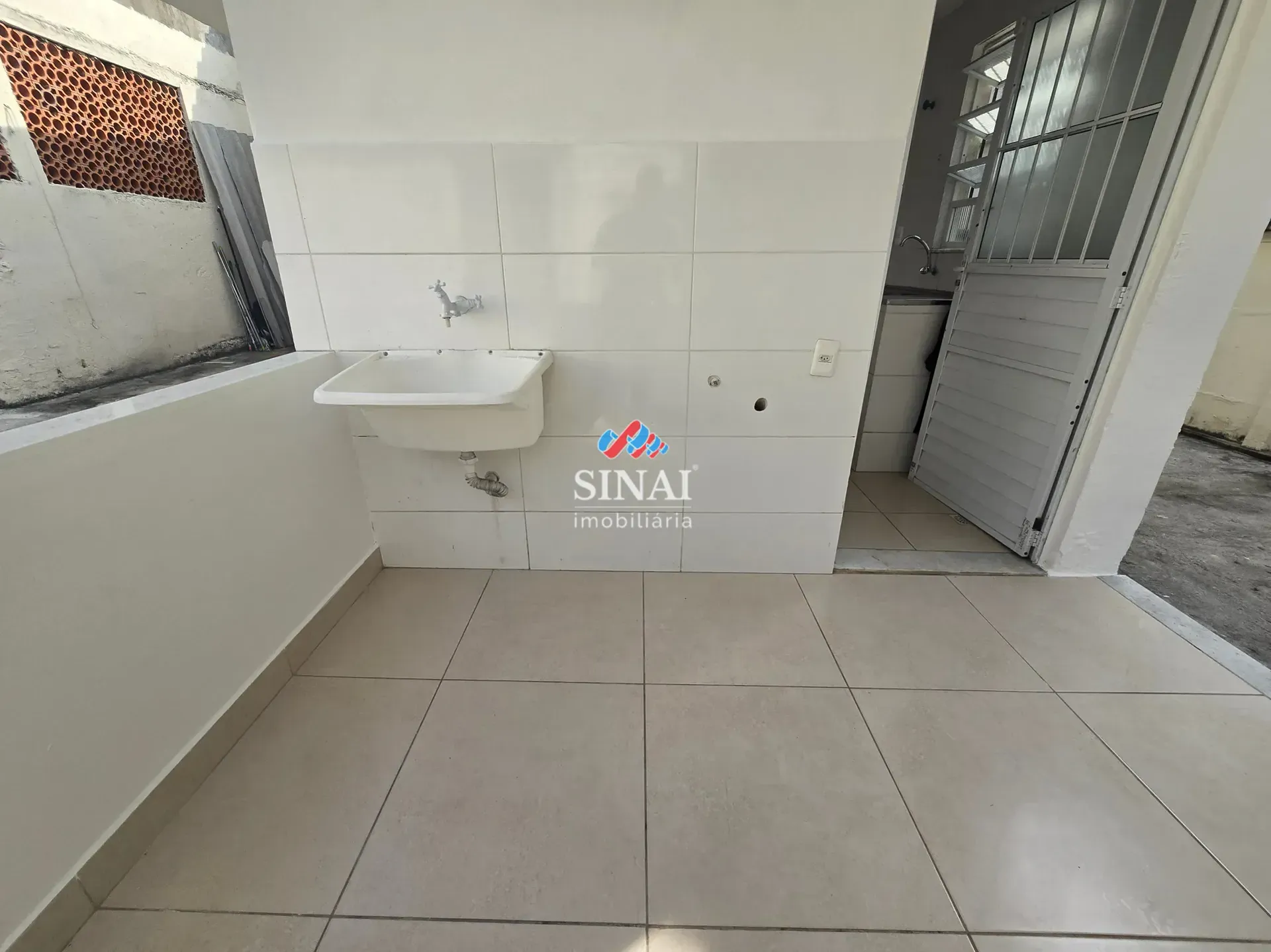 House with 3 bedrooms and 1 bathroom plus 1 parking space — photo 27