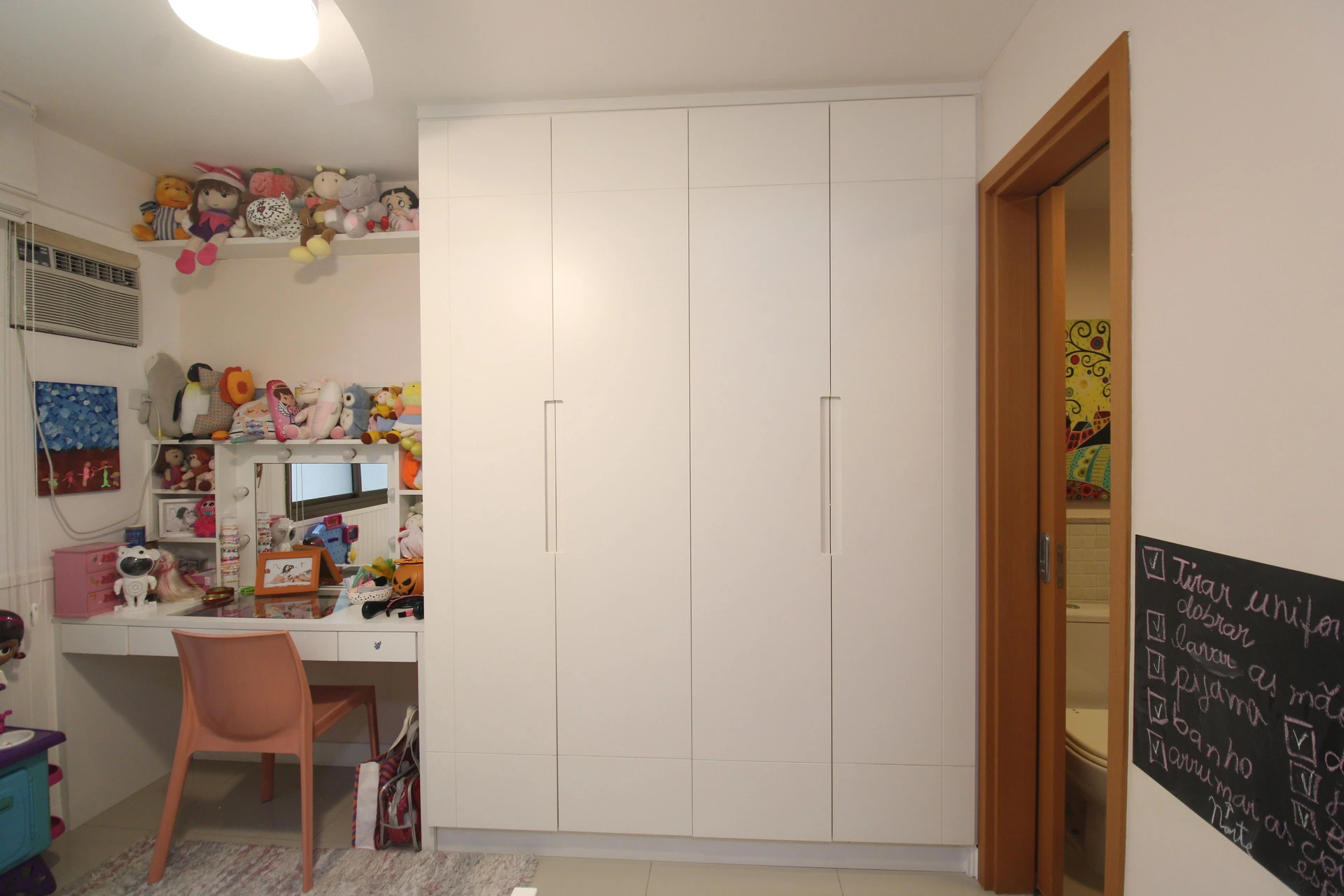 Furnished apartment, 112 m², with a glass-enclosed balcony — photo 28
