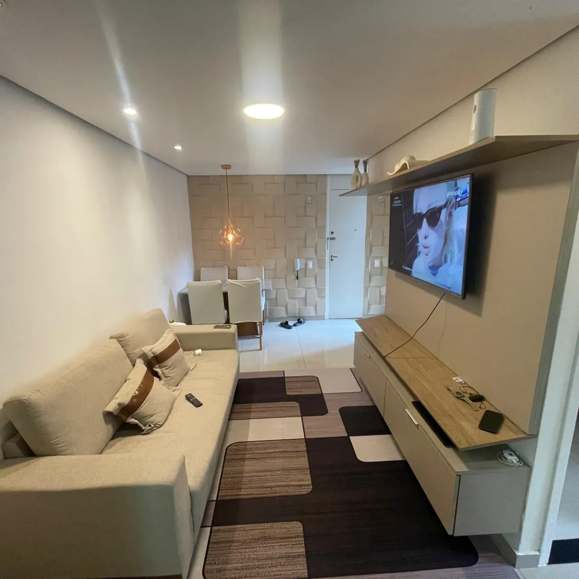 2-bedroom apartment in a building with a pool — photo 4